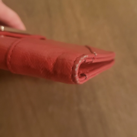 Vintage Red Guess bifold Wallet - Picture 7 of 8